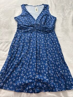 Blue Floral V-Neck Midi Dress with Ruched Waist